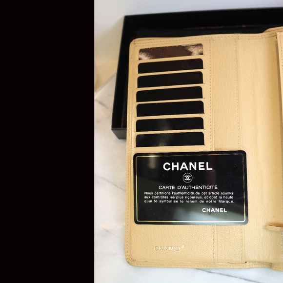 Chanel Porte Monnaie Tan Leather Wallet with Gold Tone CC Logo EUC - Picture 5 of 16